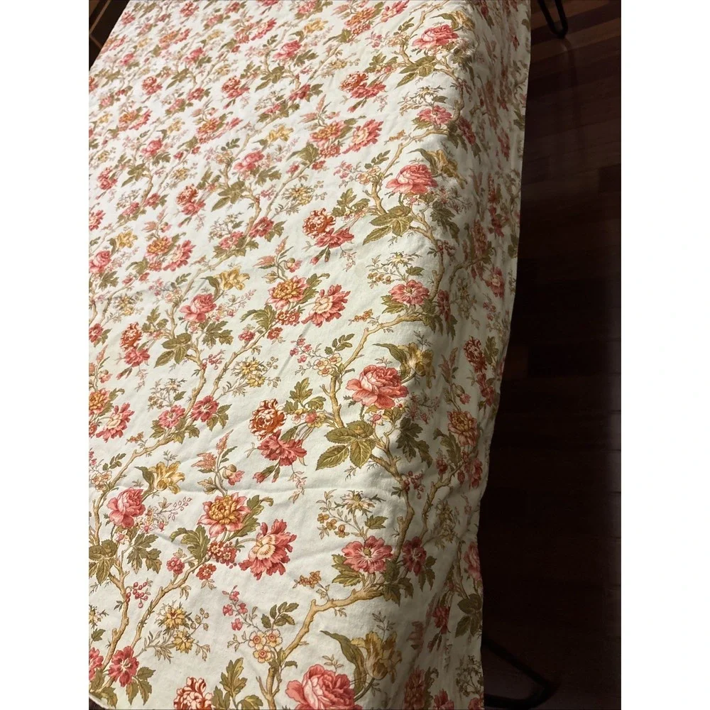 Waverly Rectangular Table Cloth 74x55